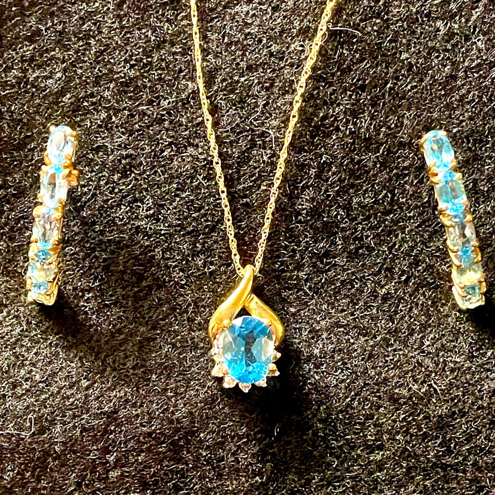 Vintage 10K Gold Blue Topaz Necklace/Pendant and Earring Set ✨
